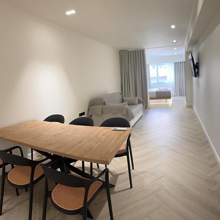 アテネ Triple A - Near Ermou Shopping Street - Family Hospitality - Free Parking!アパートホテル エクステリア 写真