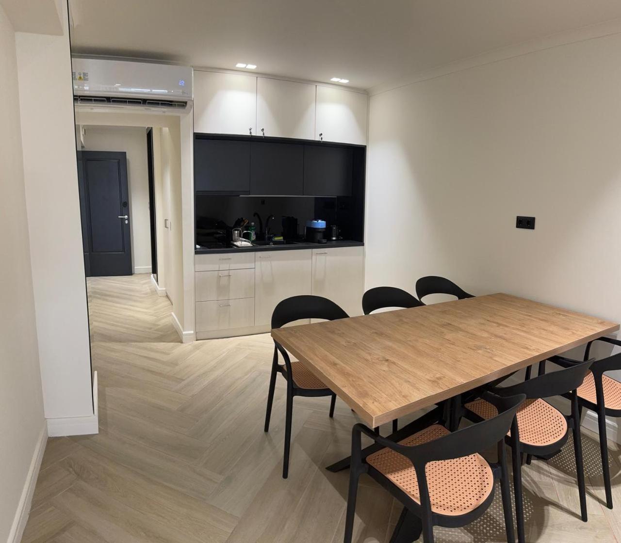 アテネ Triple A - Near Ermou Shopping Street - Family Hospitality - Free Parking!アパートホテル エクステリア 写真